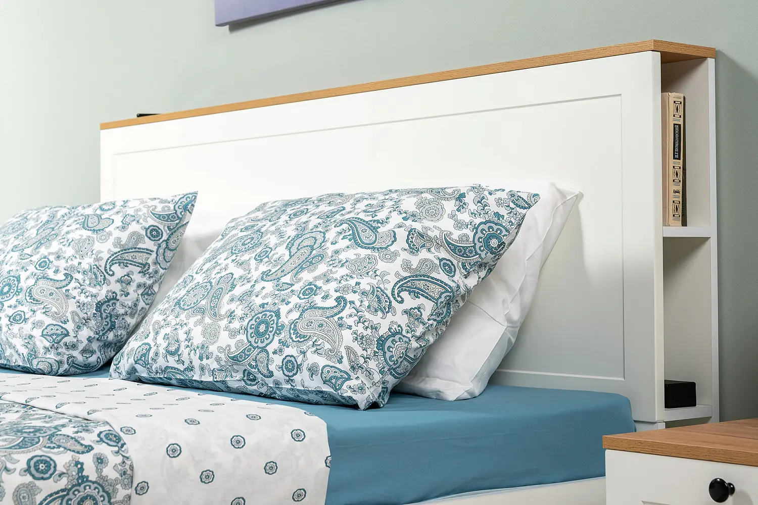 Комплект мебели в спальню Остин №2 Белый/Дуб золотой (Mob)