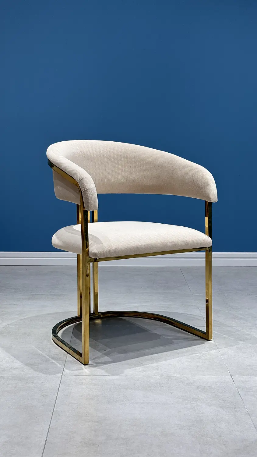 Стул мягкий Биен белый велюровый - золотой каркас, MASSA