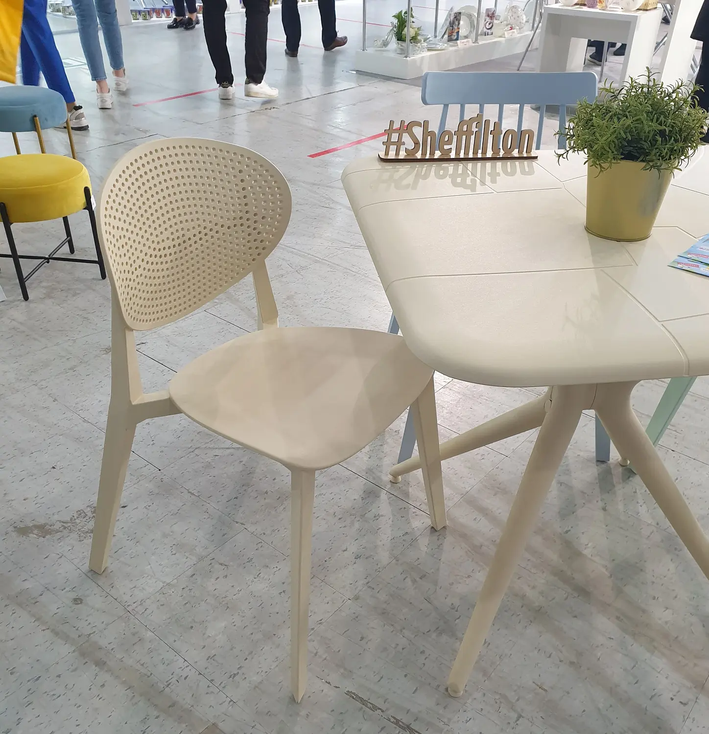 Стул пластиковый SHT-S111-P бежевый / бежевый (SHF)