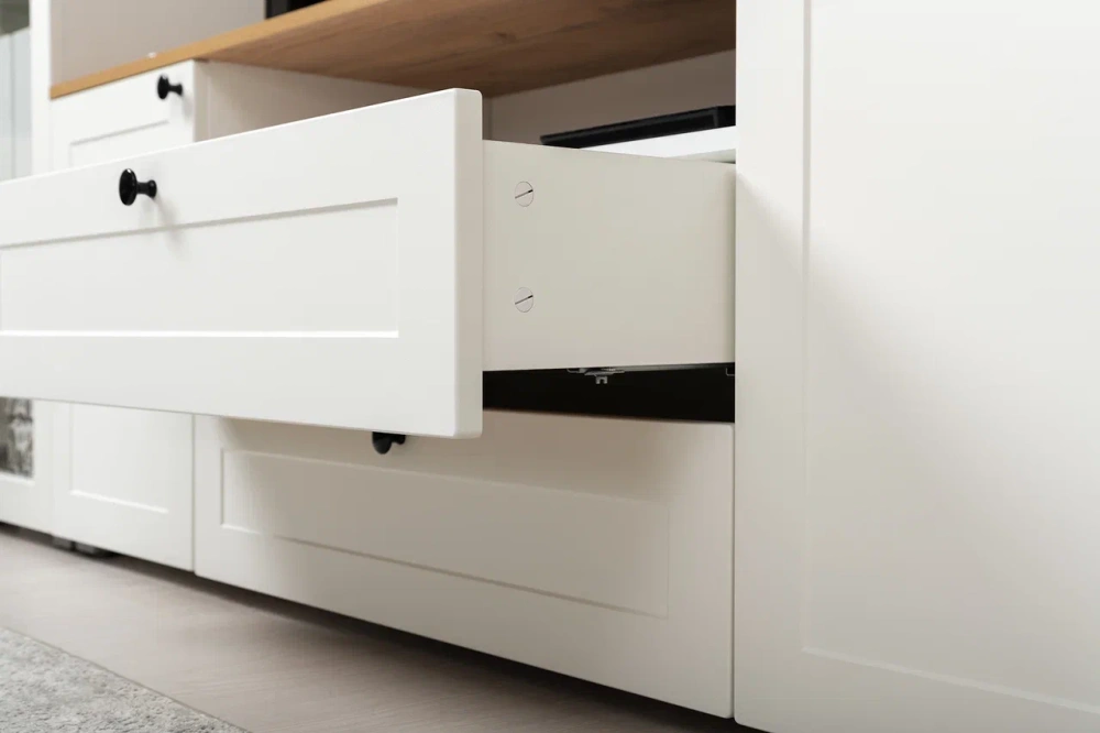 Тумба под ТВ Остин 16.47 Белый шагрень/Дуб Золотой (Mob) 